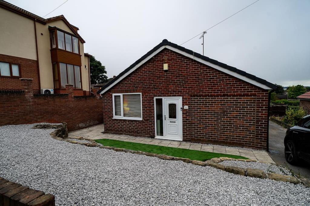 Entire Bungalow In Rawmarsh Exterior foto